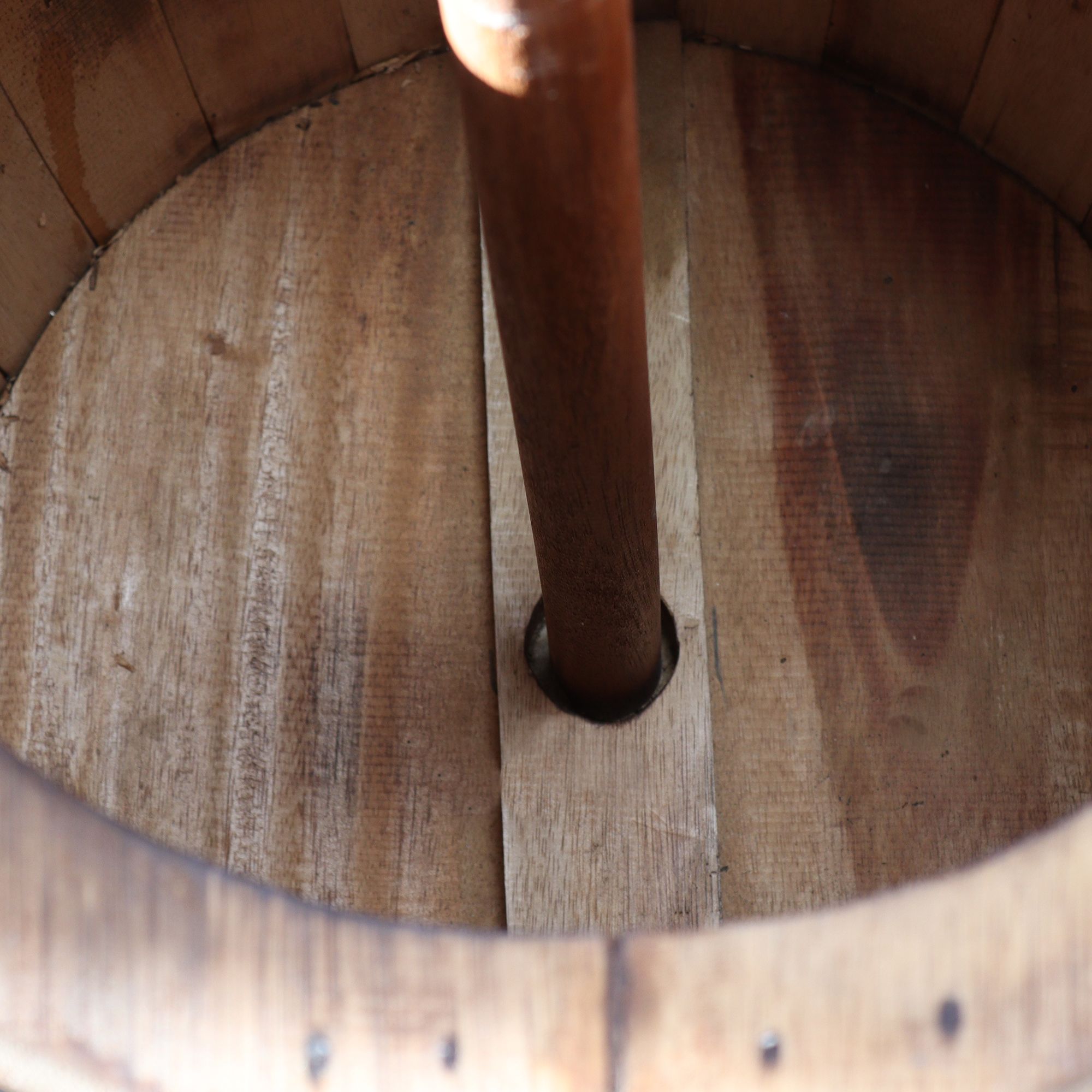 Beer Barrel Table & Parasol Stand – Natural Wood 60 x 48.5 cm - Image 5